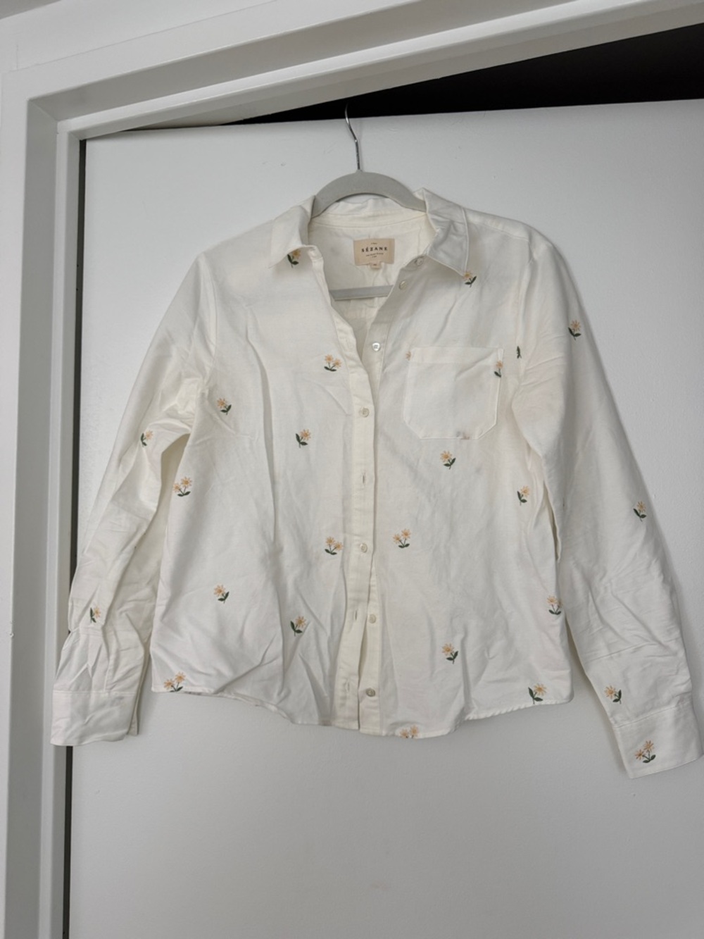 Sezane White Button-Down Shirt with Small Floral Embroidery